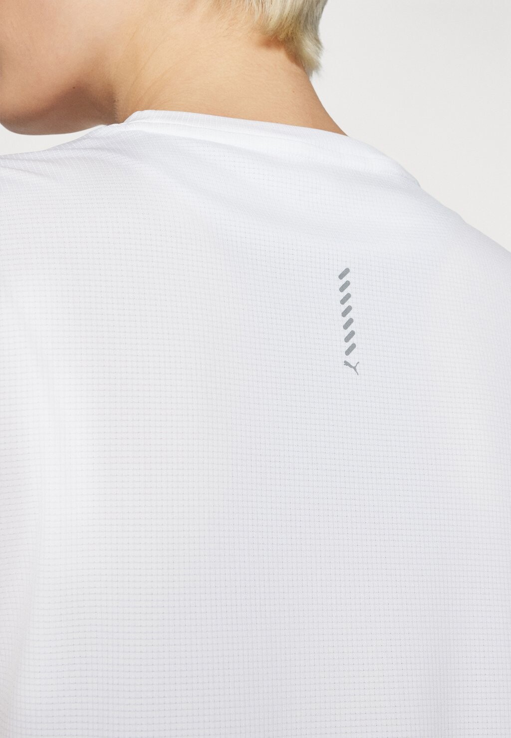 

Спортивная футболка Run Faster Icons Tee Puma, белая