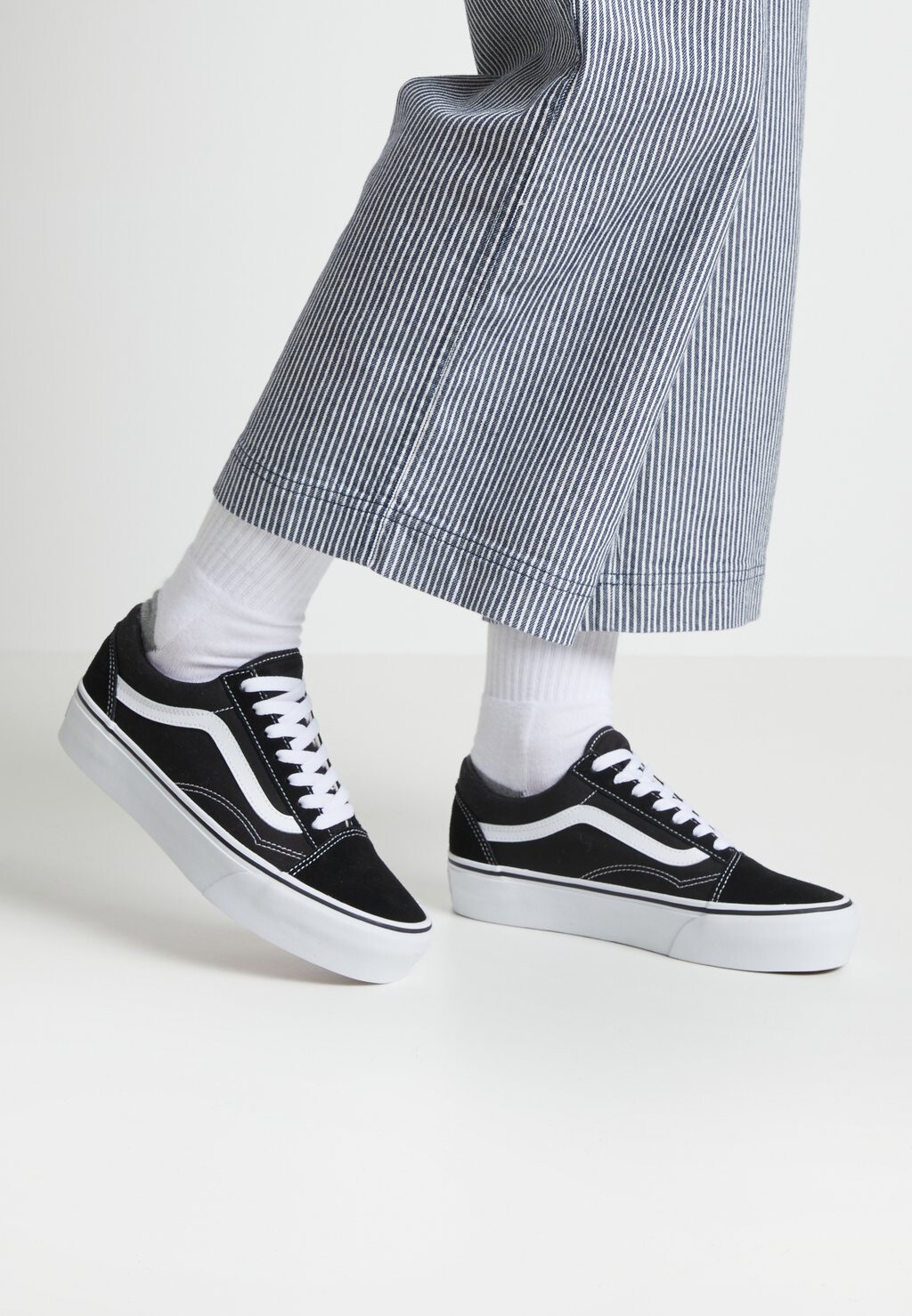 

Низкие кроссовки Vans