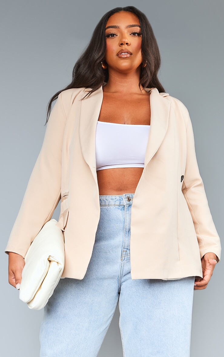 

PrettyLittleThing Блейзер Plus с запахом спереди и камнями