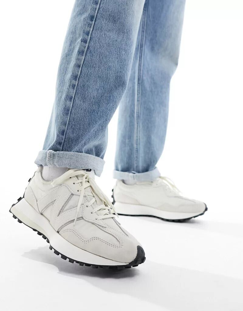 

Светло-бежевые кроссовки New Balance 327