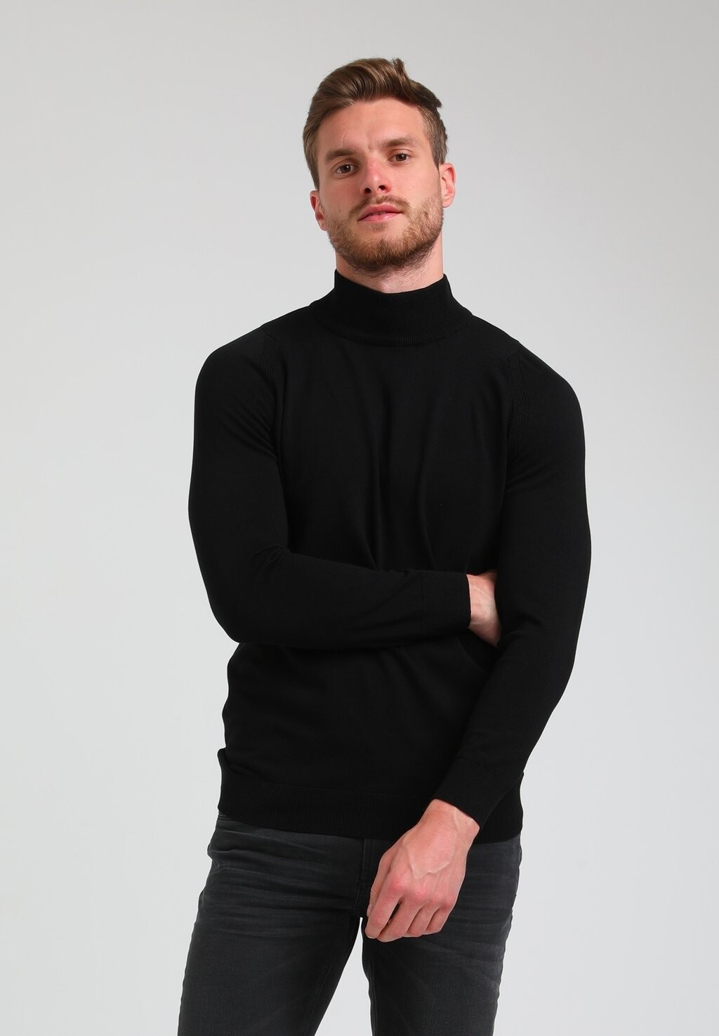 

Свитер Turtle Neck Gabbiano, черный