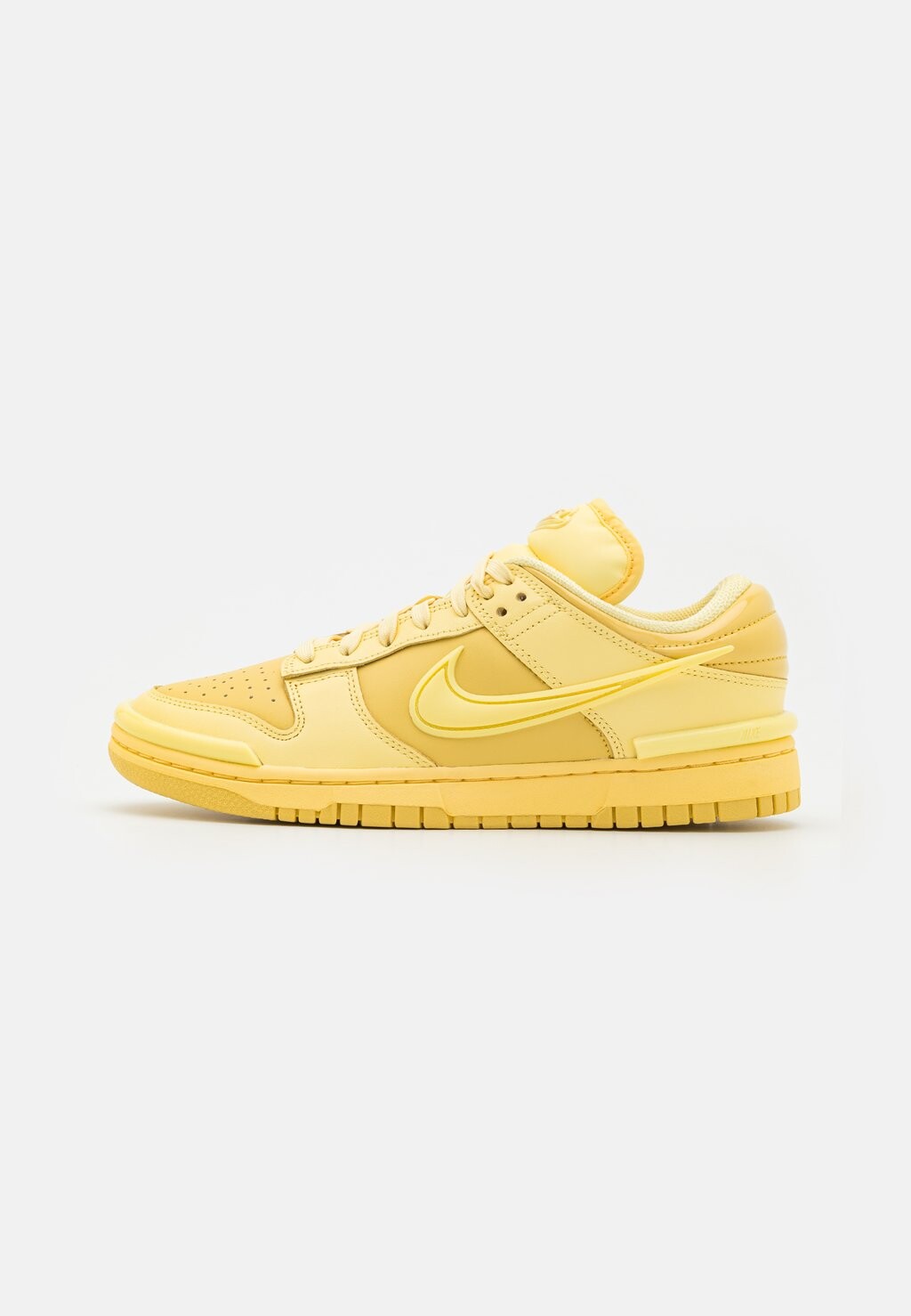

Низкие кроссовки Dunk Twist Nike, цвет saturn gold/soft yellow