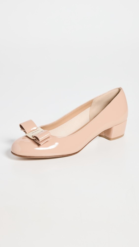 

Туфли FERRAGAMO Vara Low Heel
