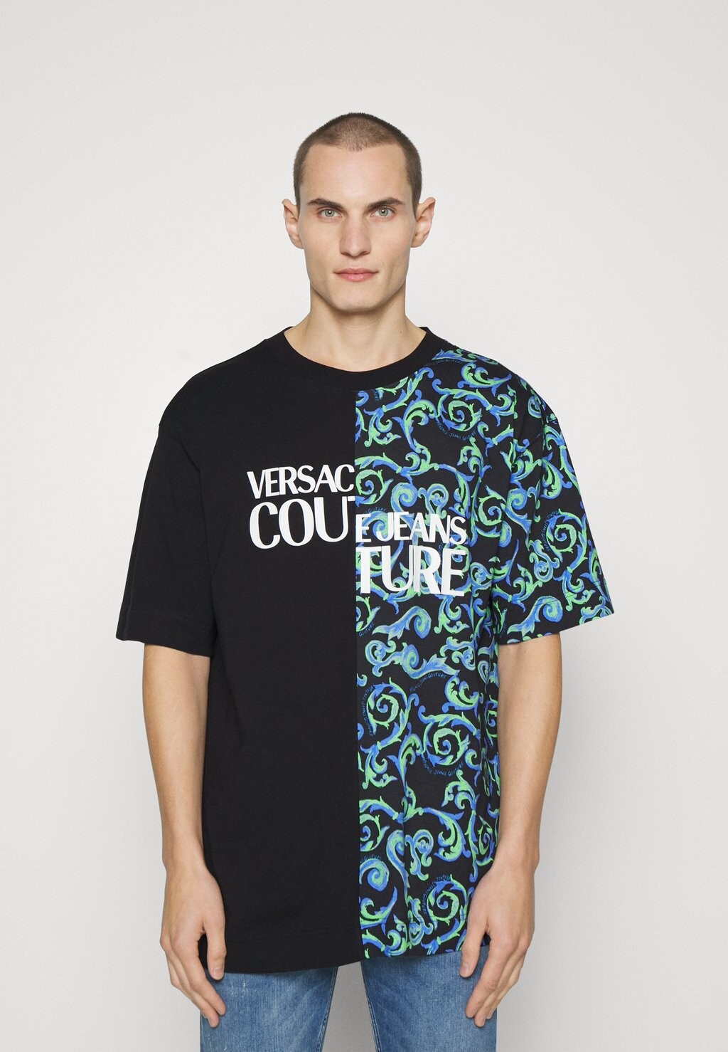 

Футболка с принтом Versace Jeans Couture, черный