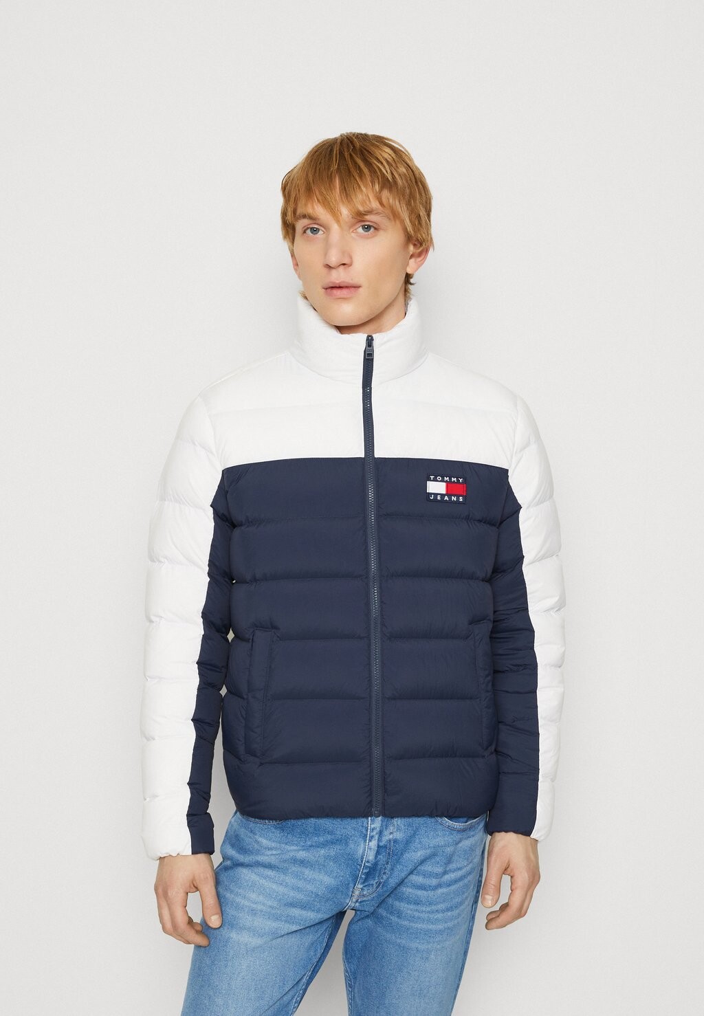 

Пуховик Tommy Jeans