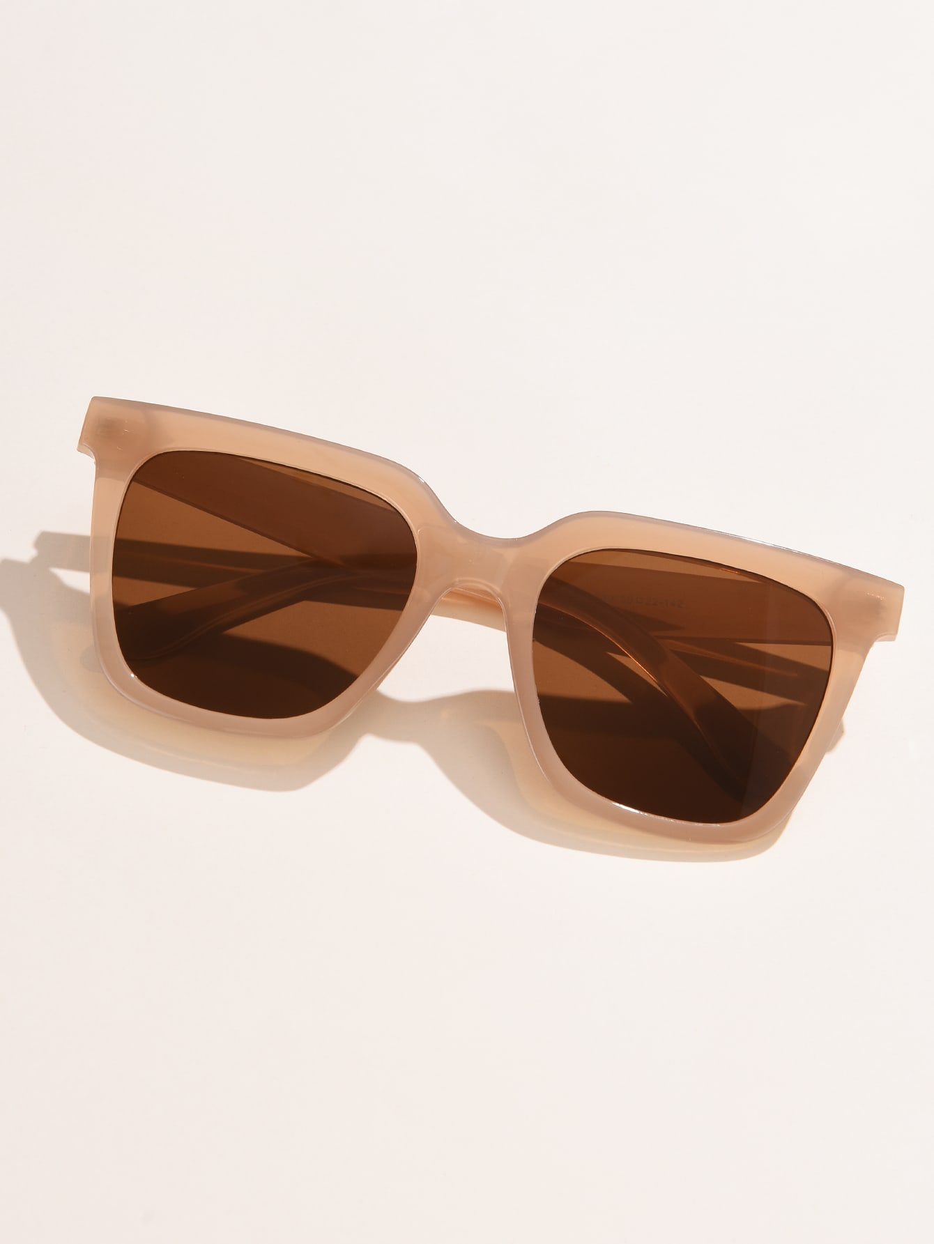 1 шт. Женские модные солнцезащитные очки в квадратной пластиковой оправе
