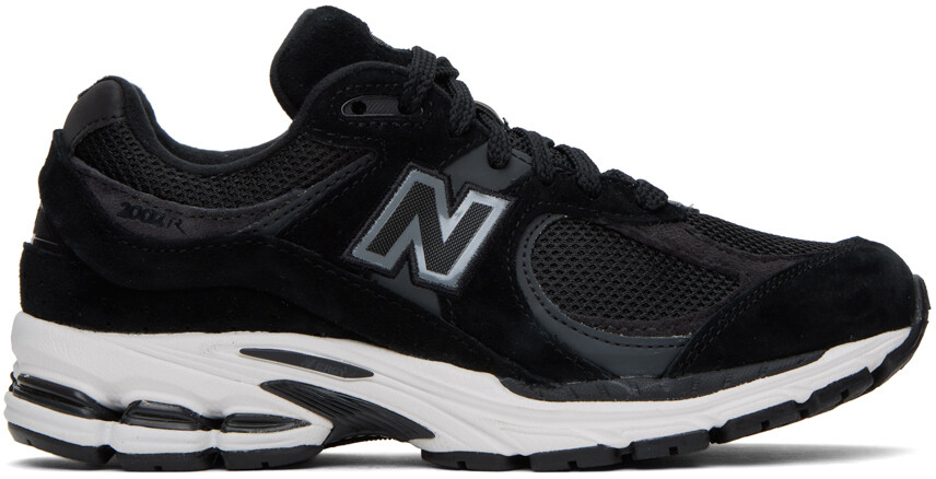 

Черные кроссовки 2002R New Balance