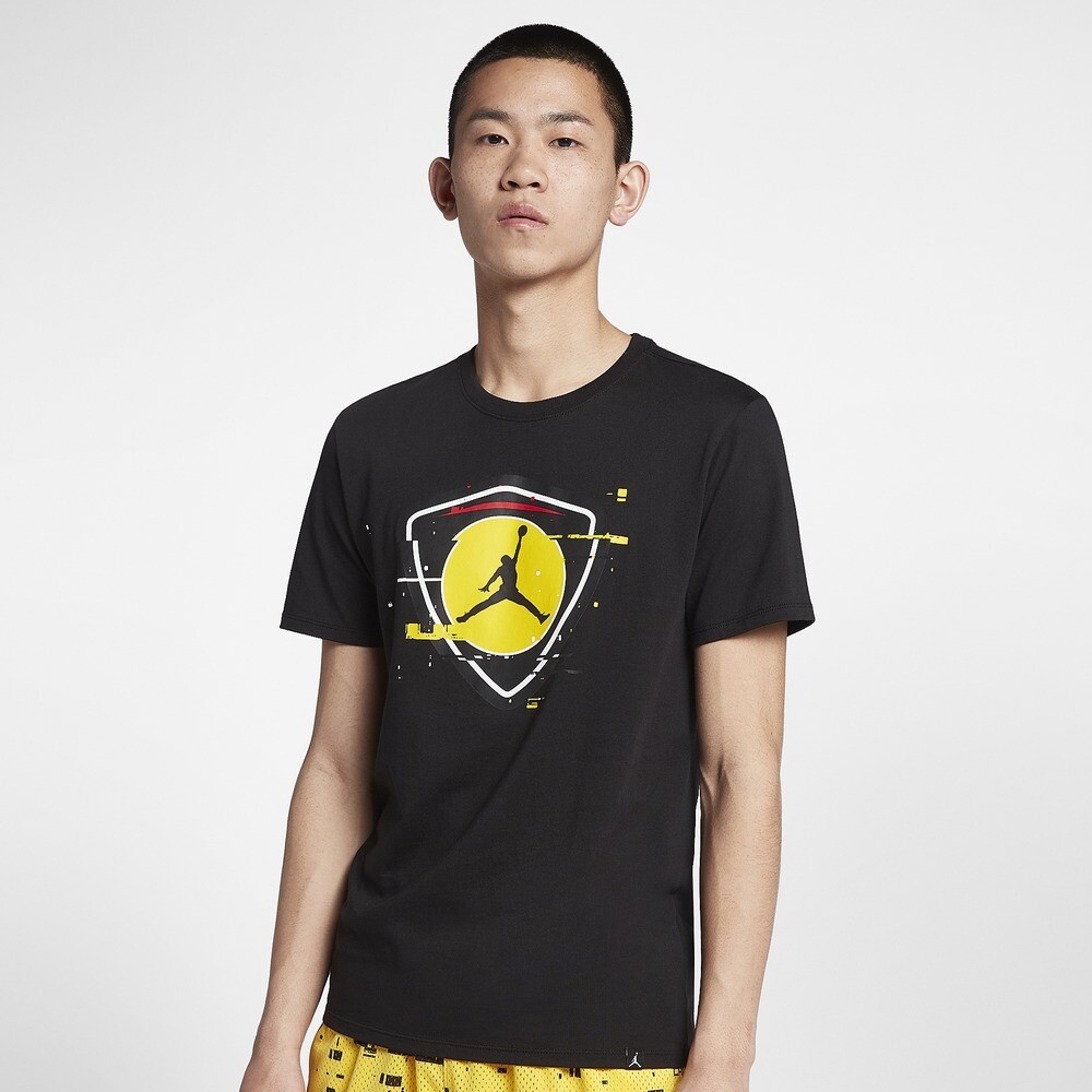

Футболка Nike Air Jordan Sportswear, черный/желтый