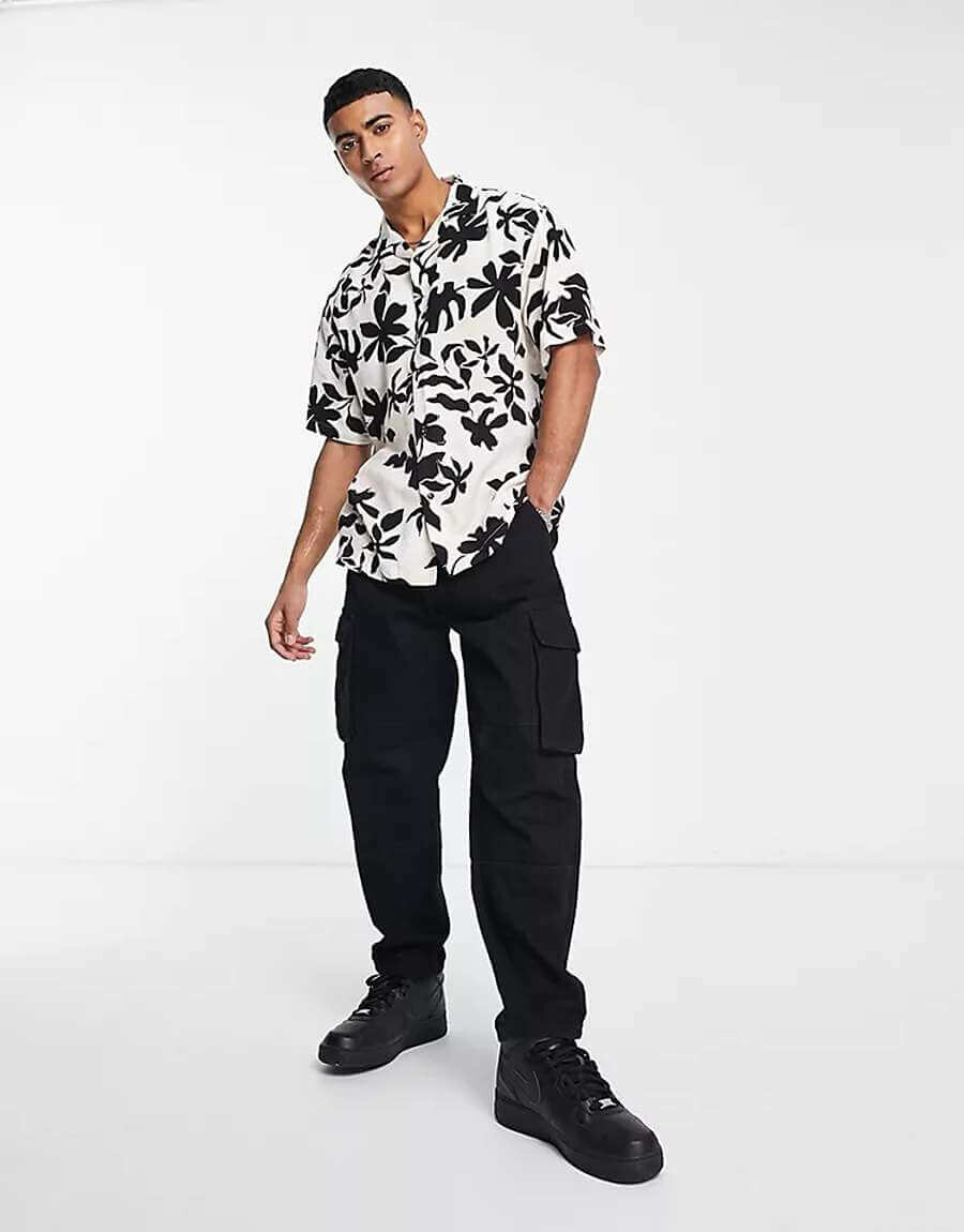 

Рубашка Pull&Bear Floral Printed, белый/черный