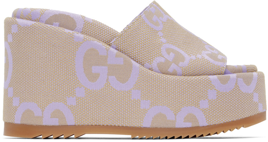

Бежевые сандалии на платформе Jumbo GG Gucci