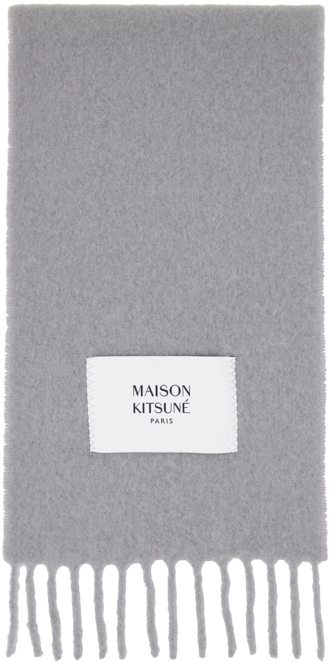 

Серый шарф с бахромой Maison Kitsuné