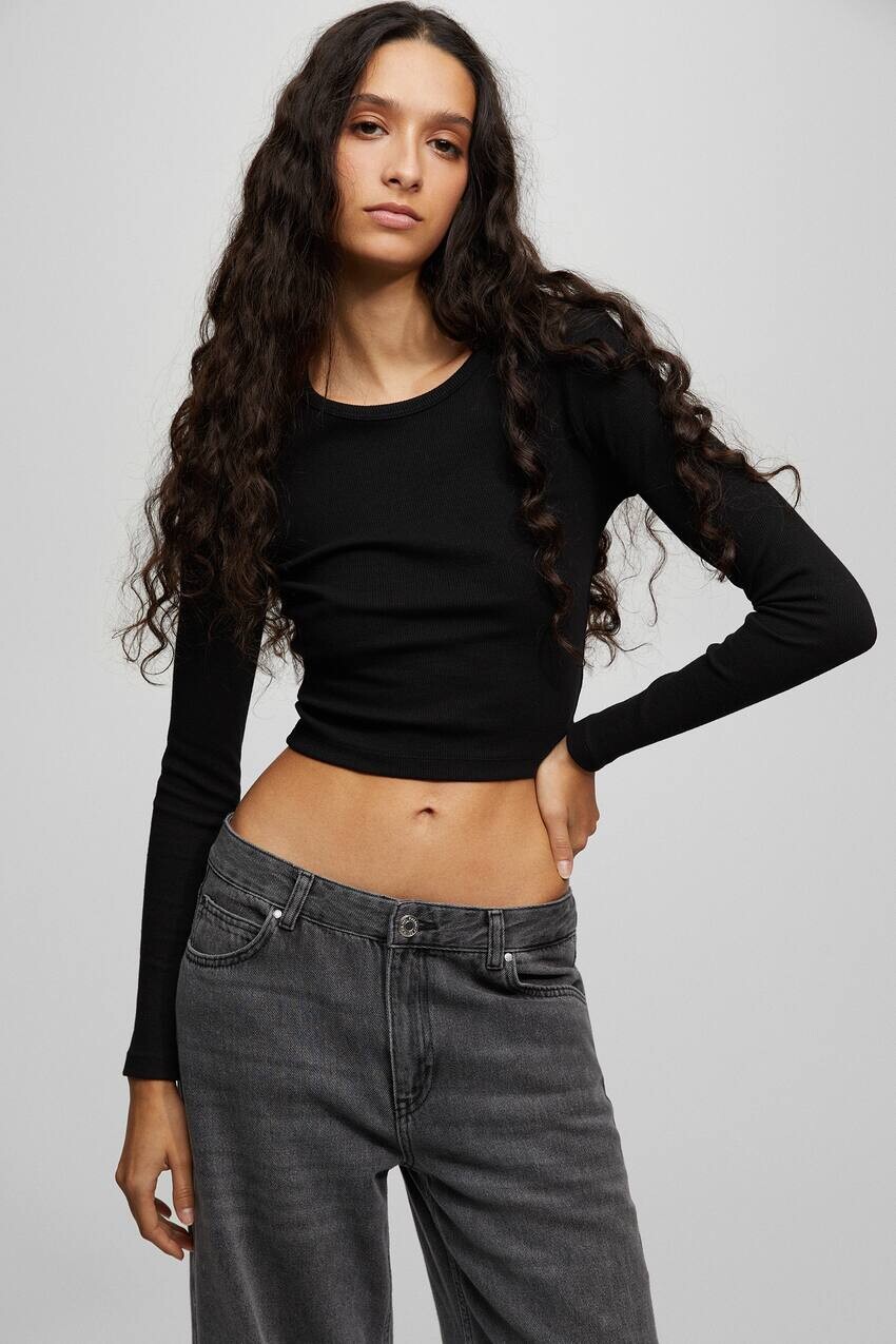 

Базовая футболка с круглым вырезом и длинными рукавами Pull&Bear, черный