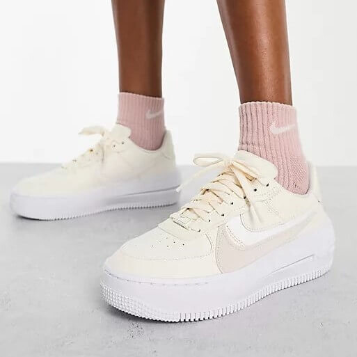 

Кроссовки Nike Air Force 1 PLT.AF.ORM, светло-бежевый