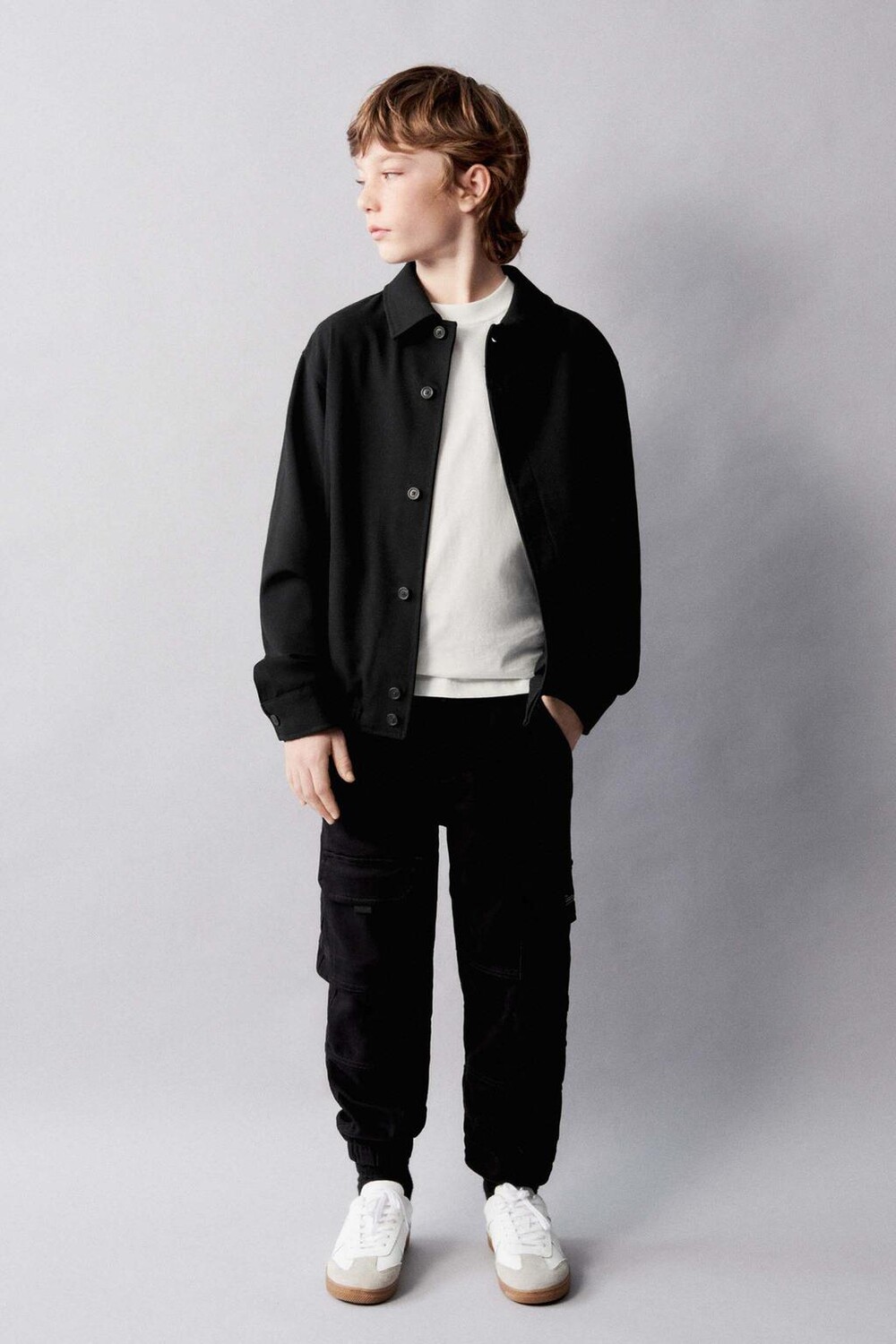 

Брюки с многокарманами ZARA, черный
