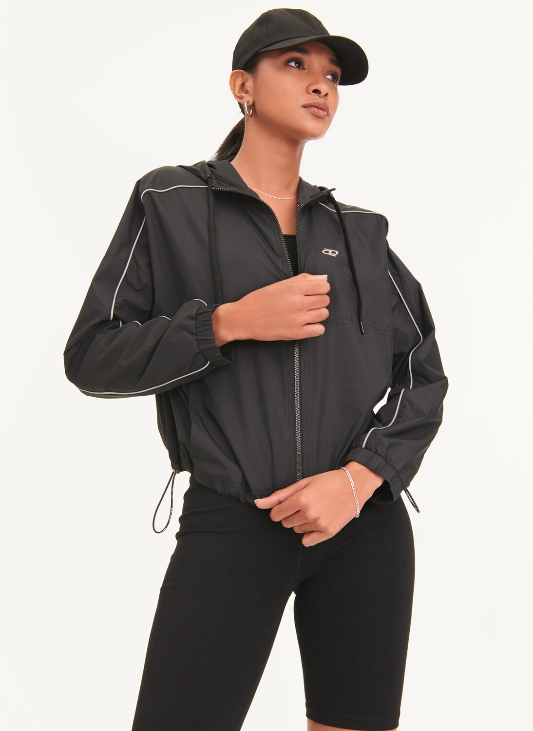 

Ветровка со светоотражающей лентой DKNY