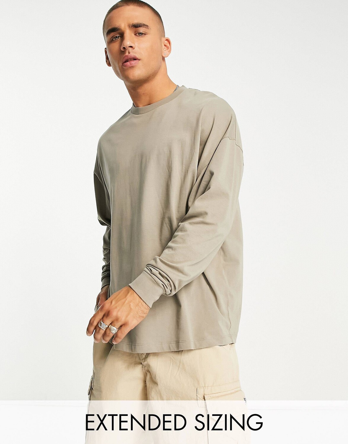 

Бежевая футболка оверсайз с длинными рукавами ASOS DESIGN