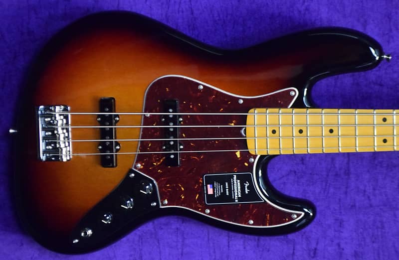 Fender American Professional II Jazz, 3-Tone Sunburst с кленом American Pro 2 Jazz, w/ Maple