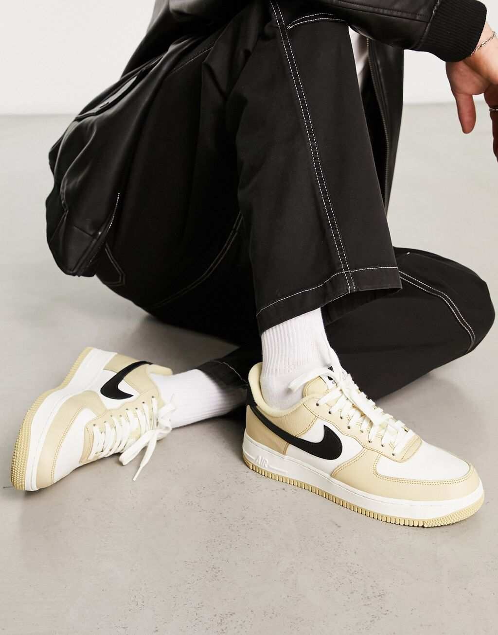

Золотистые кроссовки Nike Air Force 1 '07 LX, Желтый