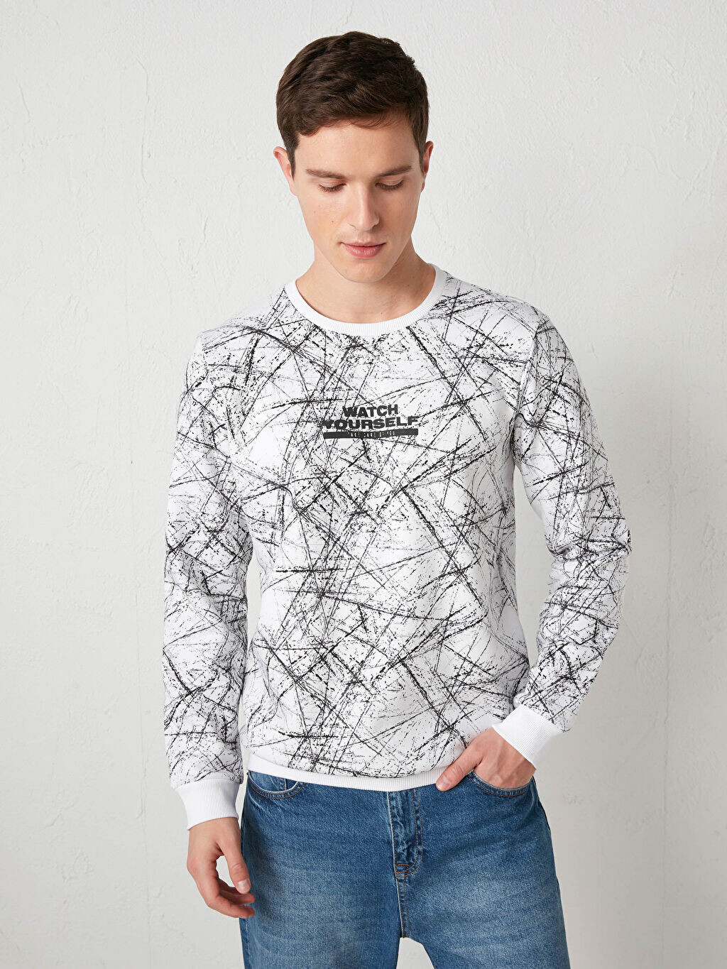 

Толстая толстовка с круглым вырезом и принтом LCW Casual