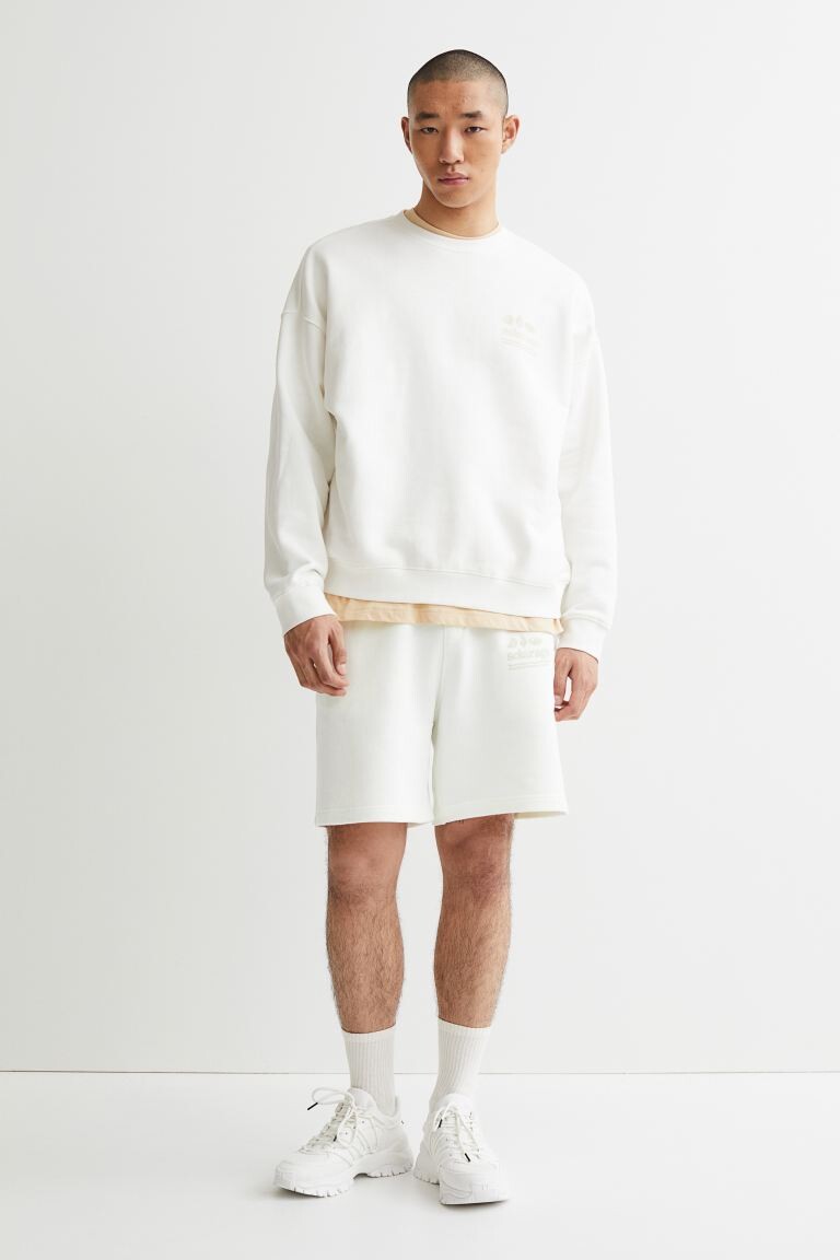 

Хлопковые шорты свободного кроя H&M, белый/солнечный век
