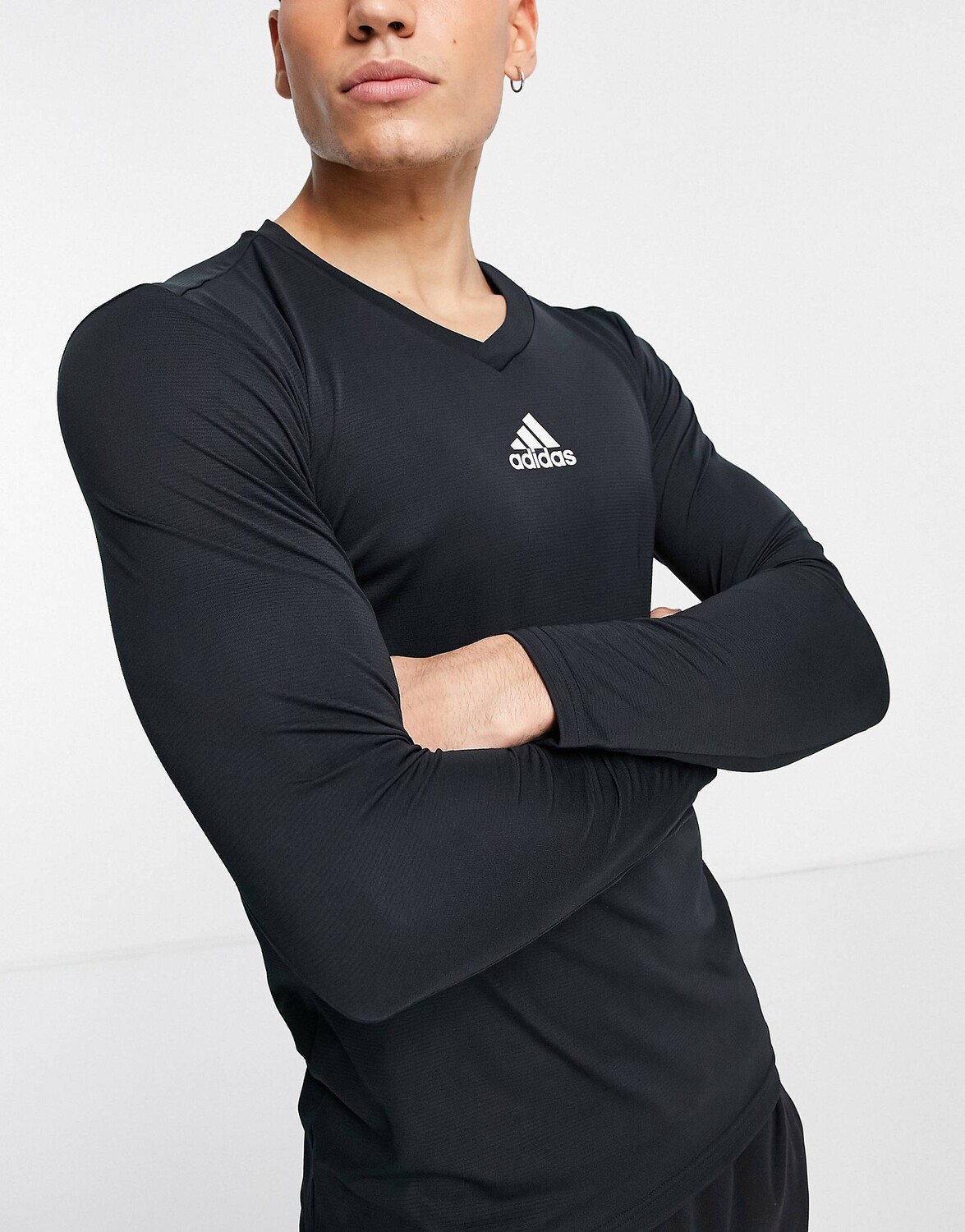 

Черная куртка с длинными рукавами adidas Football team