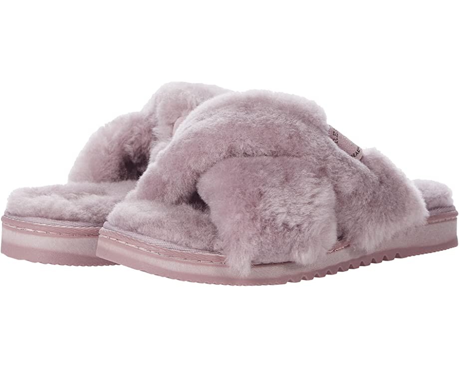 

Слипперы New Castle Genuine Shearling Cross Band Slide FIRESIDE by Dearfoams, морозная слива