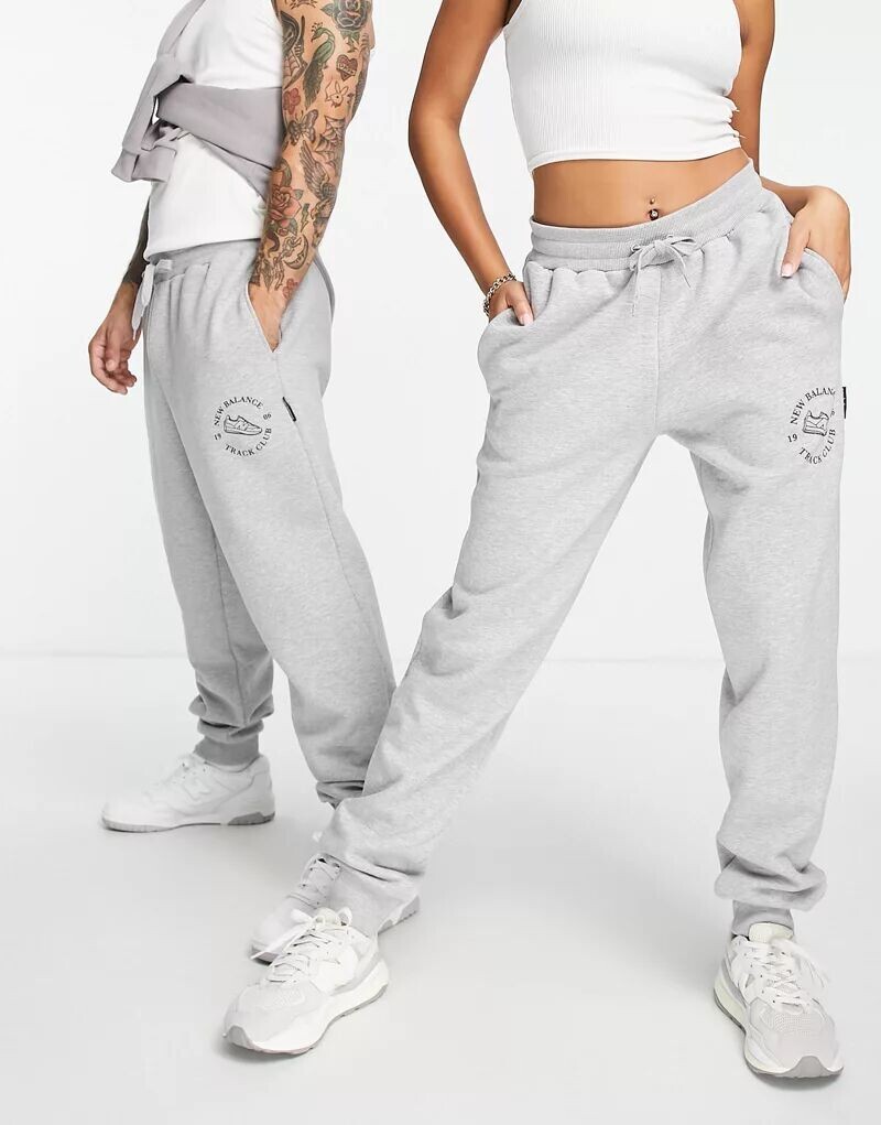 

Серые джоггеры унисекс New Balance Runners Club эксклюзивно для ASOS