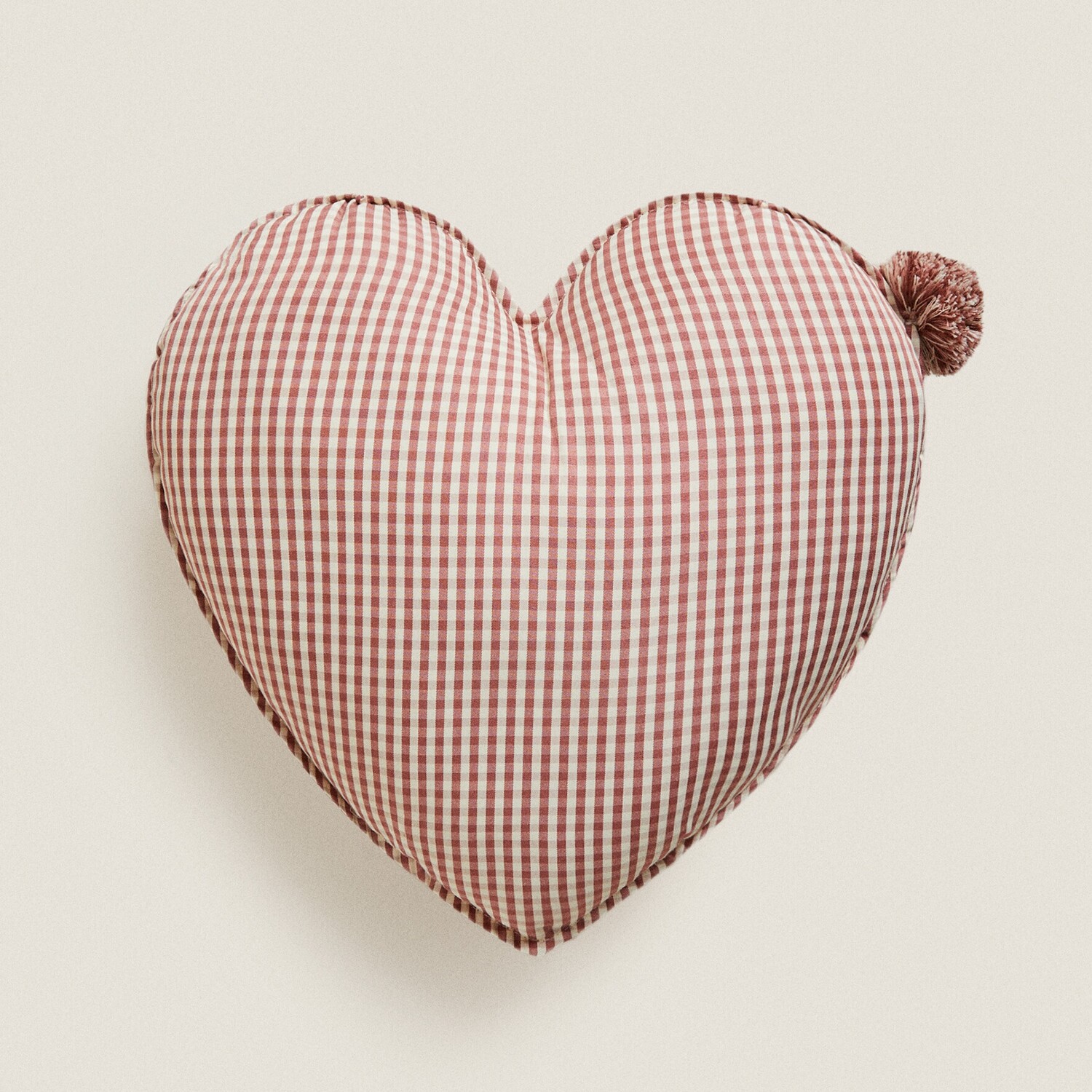 

Подушка Zara Home Heart-shaped, кремовый/бордовый