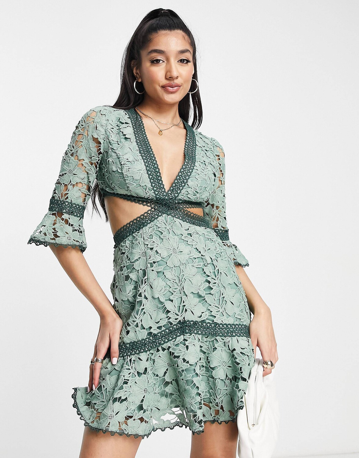

Зеленое кружевное мини-платье с круглым вырезом и отделкой ASOS DESIGN ASOS DESIGN
