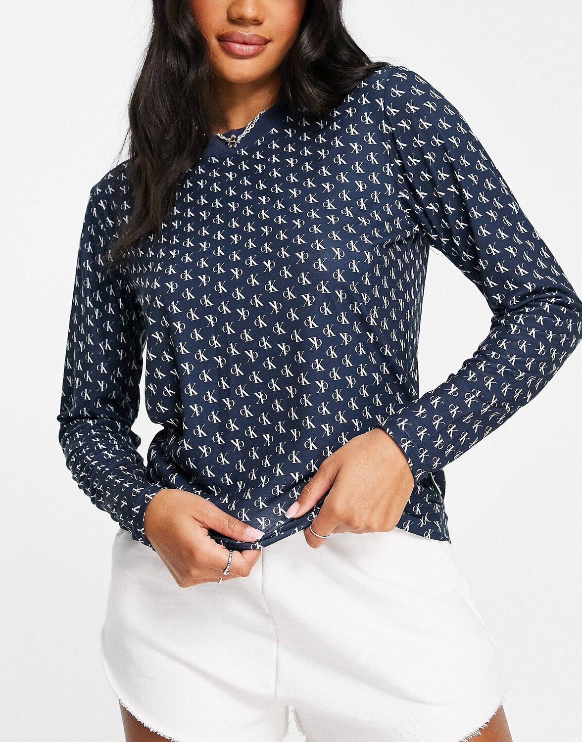 

Синий топ с длинными рукавами и логотипом Calvin Klein CK One
