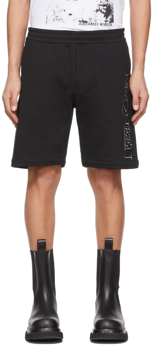 

Черные шорты с вышитым логотипом Alexander McQueen