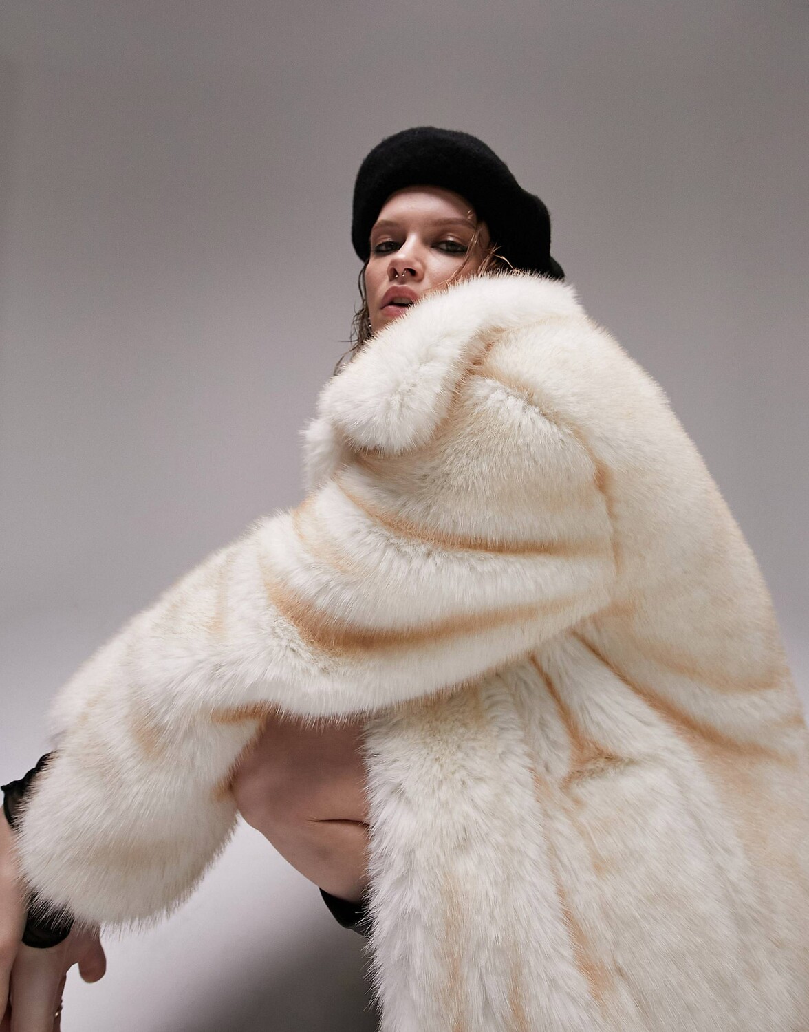 

Кремовая шуба из искусственного меха Topshop, Бежевый