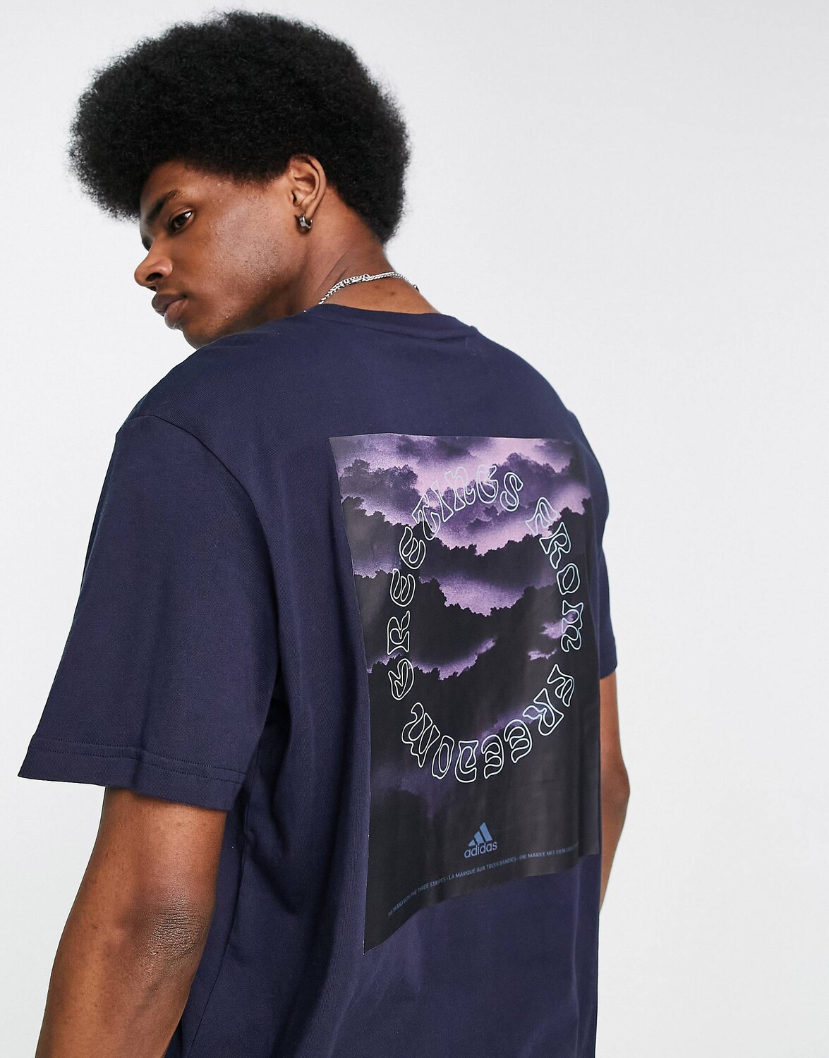 

футболка adidas Sportswear Lounge темно-синяя