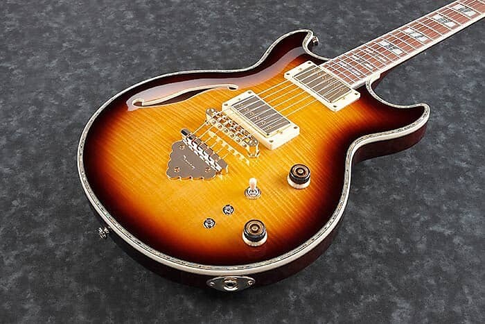

Ibanez AR Series 6-String Violin Sunburst Электрогитара AR520HFMLVS