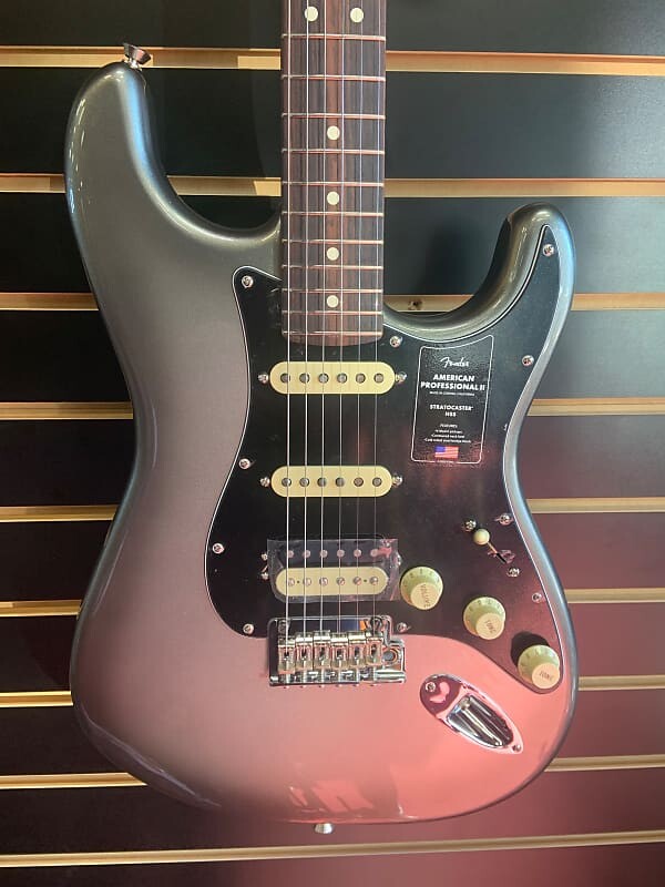 

Fender American Professional II Stratocaster HSS с грифом из палисандра 2020 – настоящее время — Mercury American Professional II Stratocaster HSS with Rosewood Fretboard