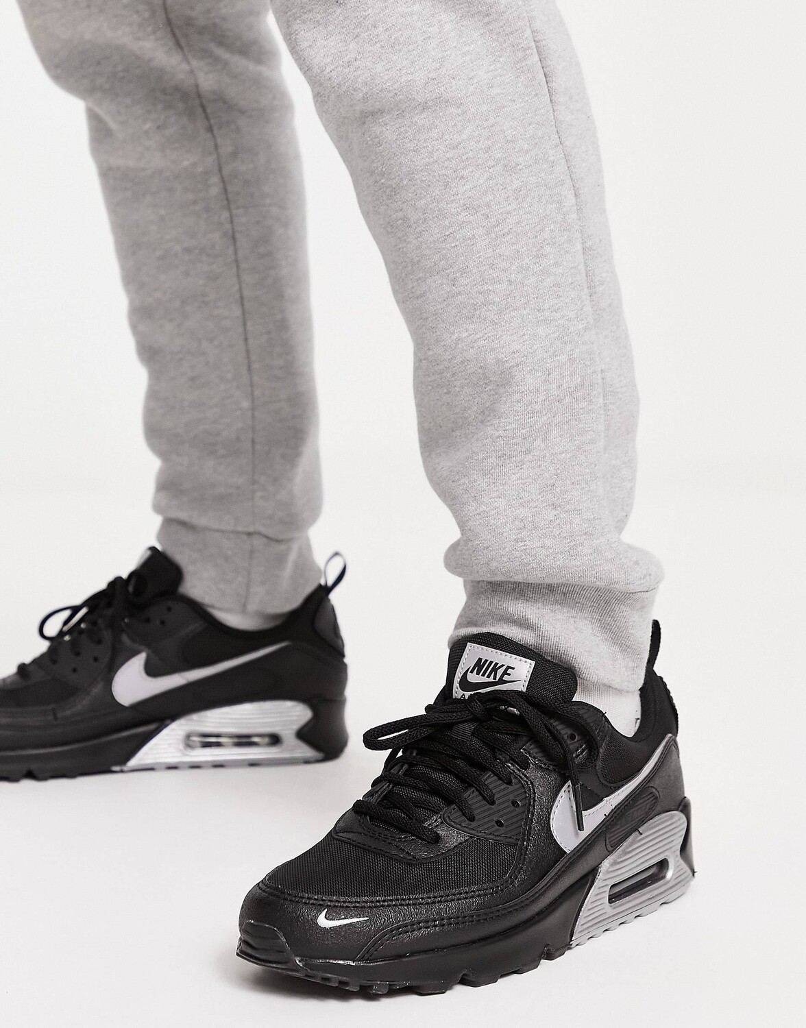 

Кроссовки Nike Air Max 90 в черном цвете и сером металлике