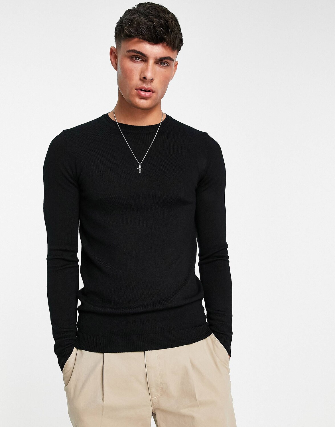 

Черный джемпер с круглым вырезом из шерсти мериноса ASOS DESIGN
