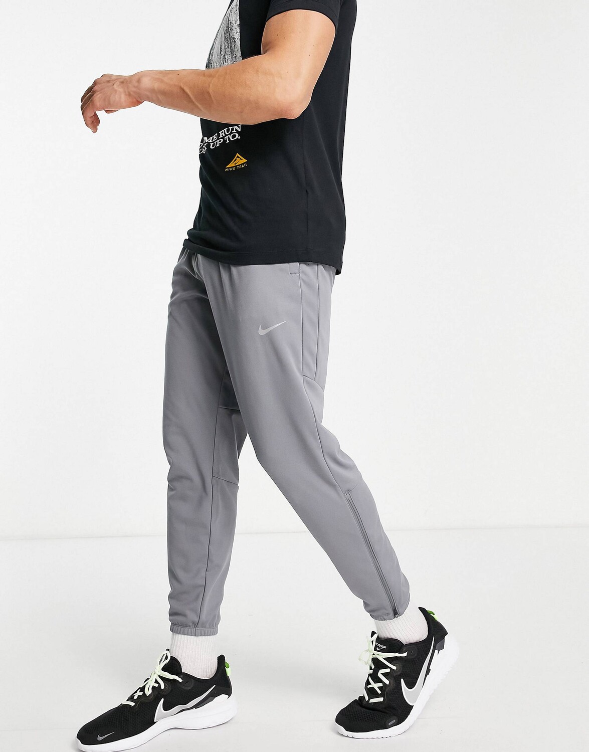 

Серые трикотажные джоггеры Nike Running Challenger Dri-FIT
