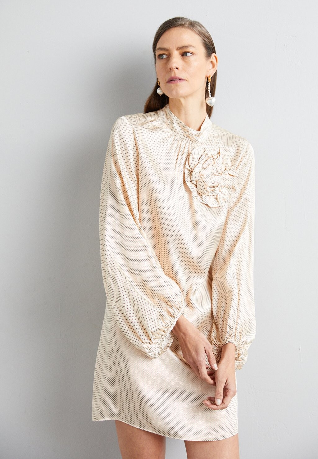 

Элегантное платье Lilian Sleeve Dress DESIGNERS REMIX, цвет cream/red