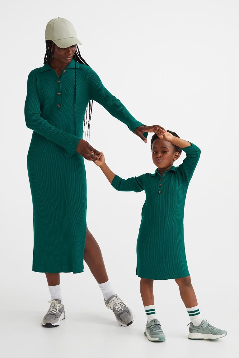 

Вязаное платье с воротником H&M