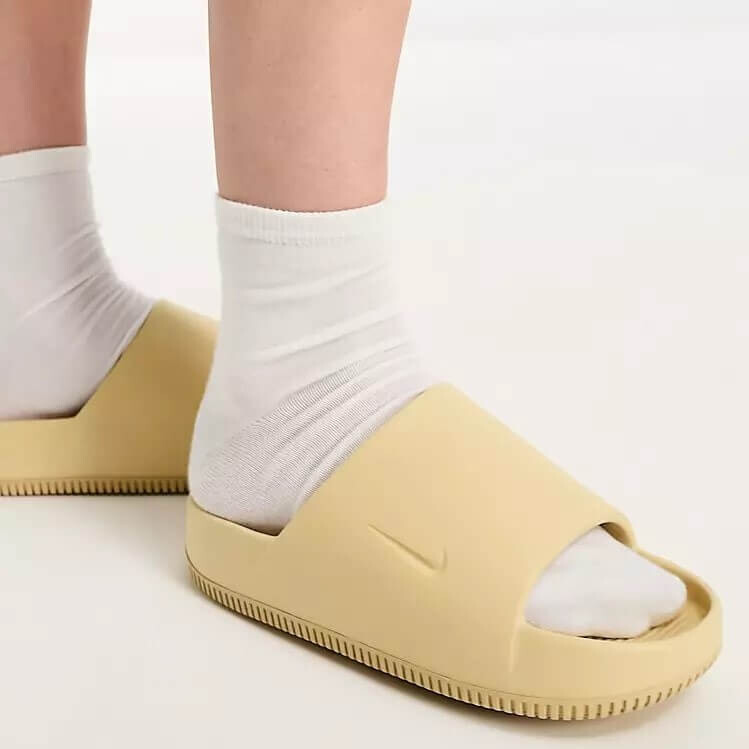 

Шлепанцы Nike Calm, светло-коричневый
