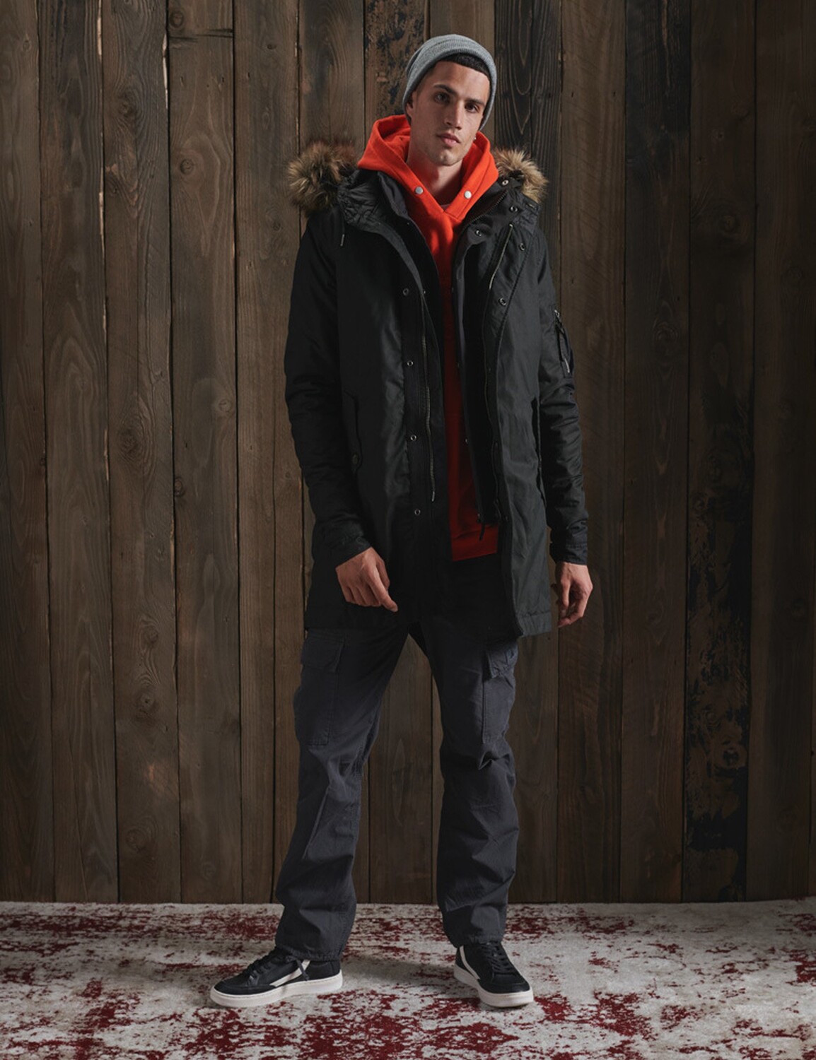 

Пальто зимнее Superdry, черный