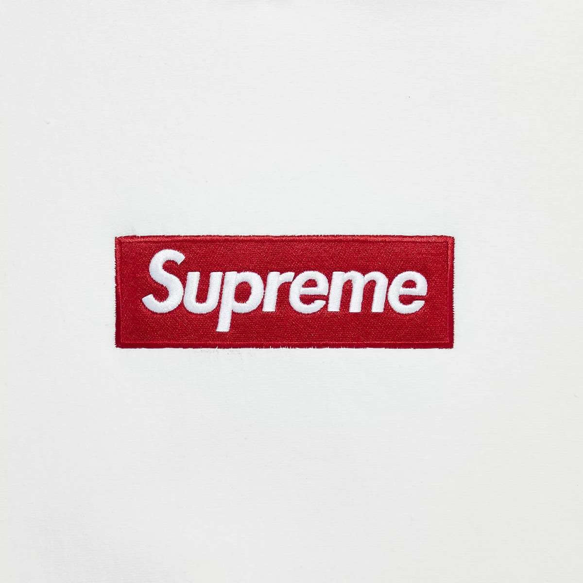 Buy supreme outlet box logo