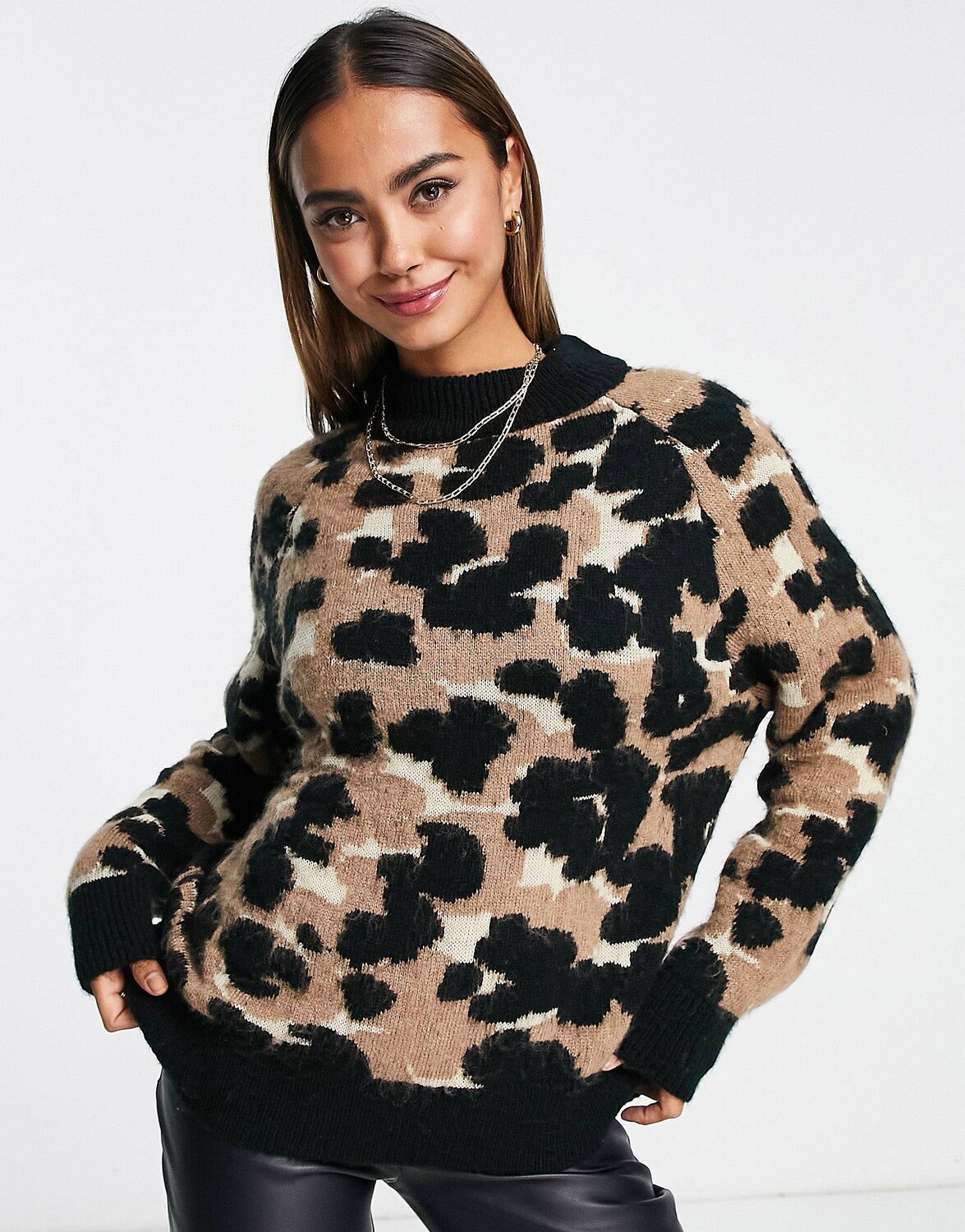 

Джемпер с животным принтом ASOS DESIGN из пушистой пряжи