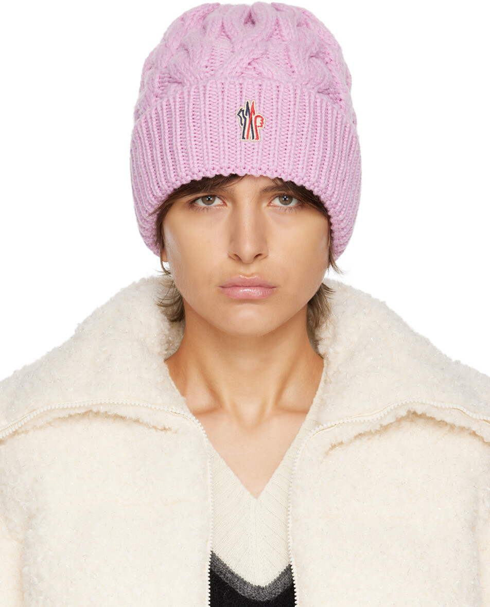 

Розовая шапка с логотипом Moncler Grenoble