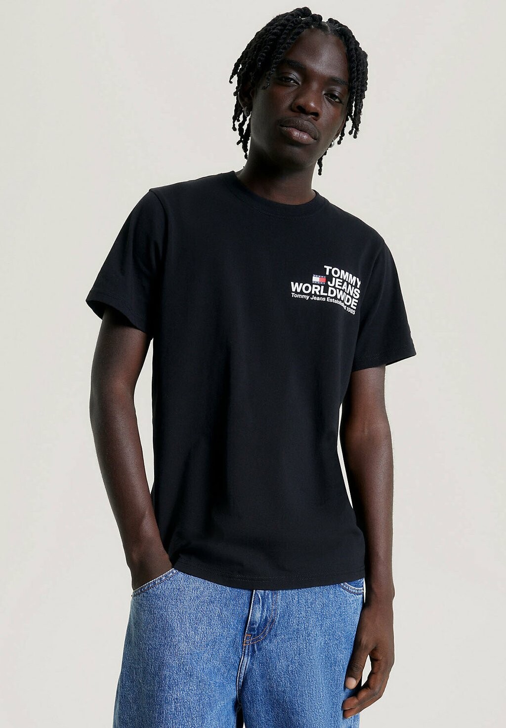 

Футболка с принтом Tommy Jeans, черный