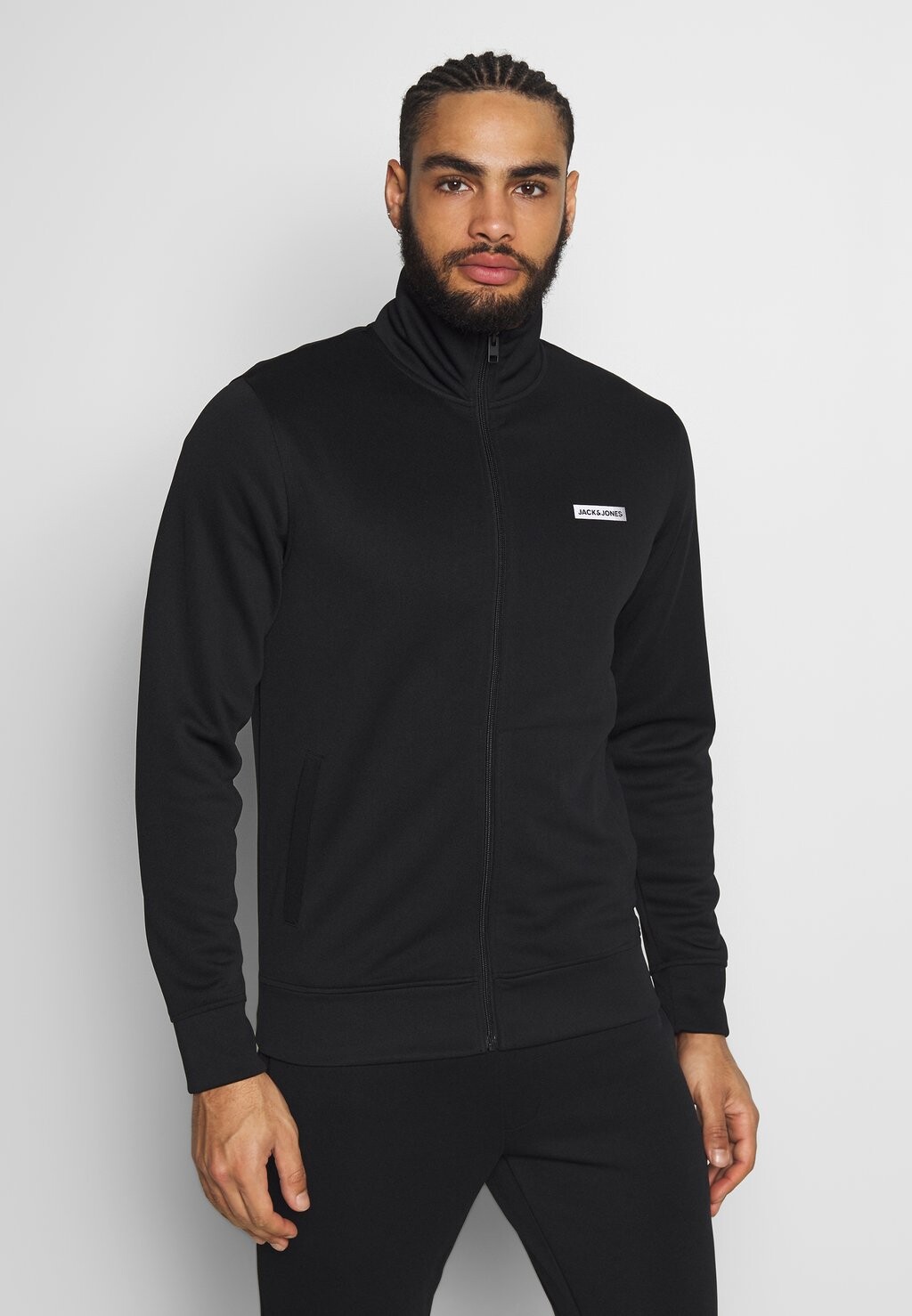 

Спортивный костюм Jack & Jones