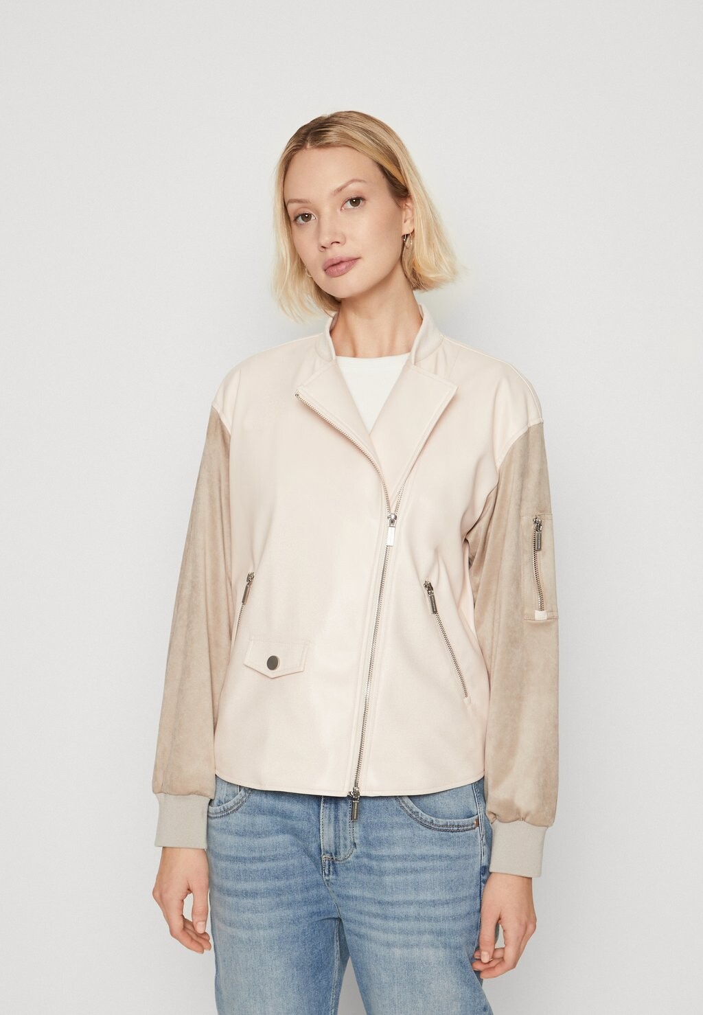 

Куртка из искусственной кожи BLOUSON Armani Exchange, бежевый