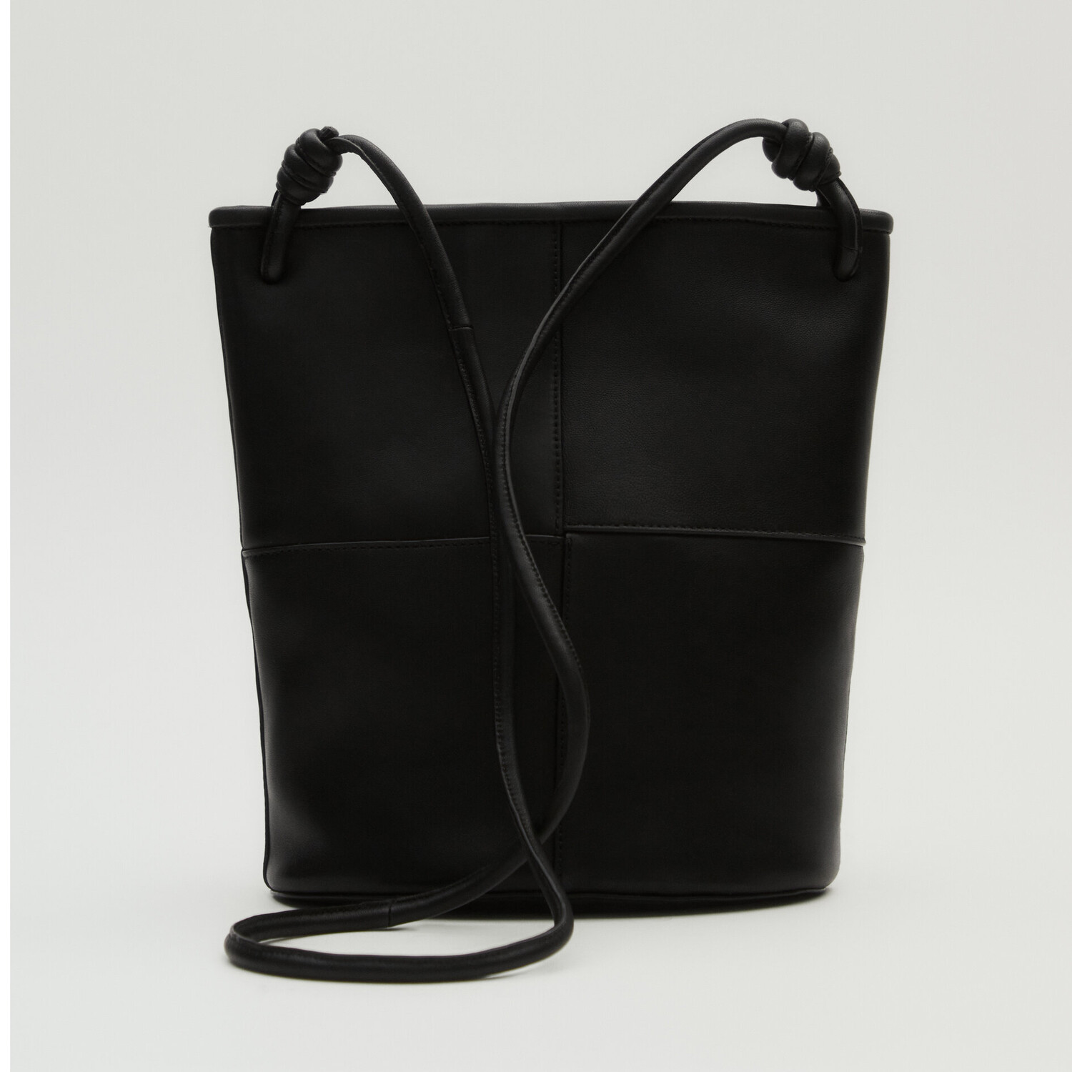 

Сумка Massimo Dutti Nappa leather with seam details, черный