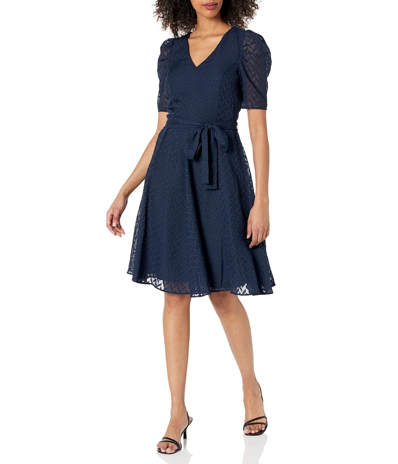 

Платье Tommy Hilfiger, Abstract Zigzag Pleated Sleeve Fit-and-Flare Dress